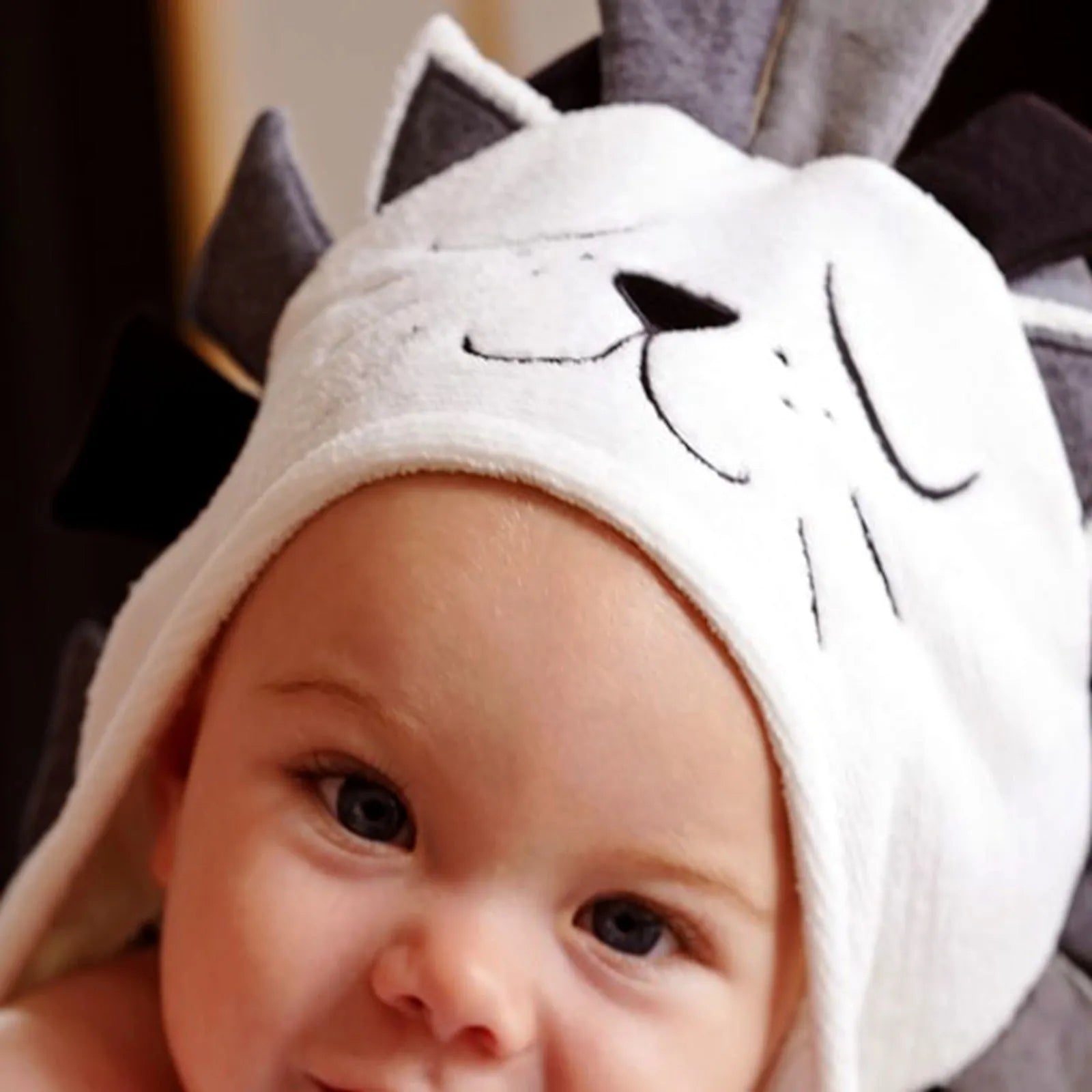 Cotton bath towel with Lion King stuffed toy for baby 85x58cm
