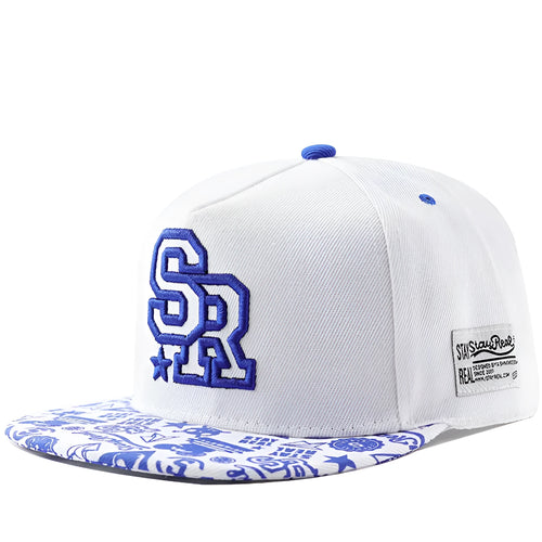 Adjustable cotton baseball cap with dome crown and letter embroidery in black or white colour