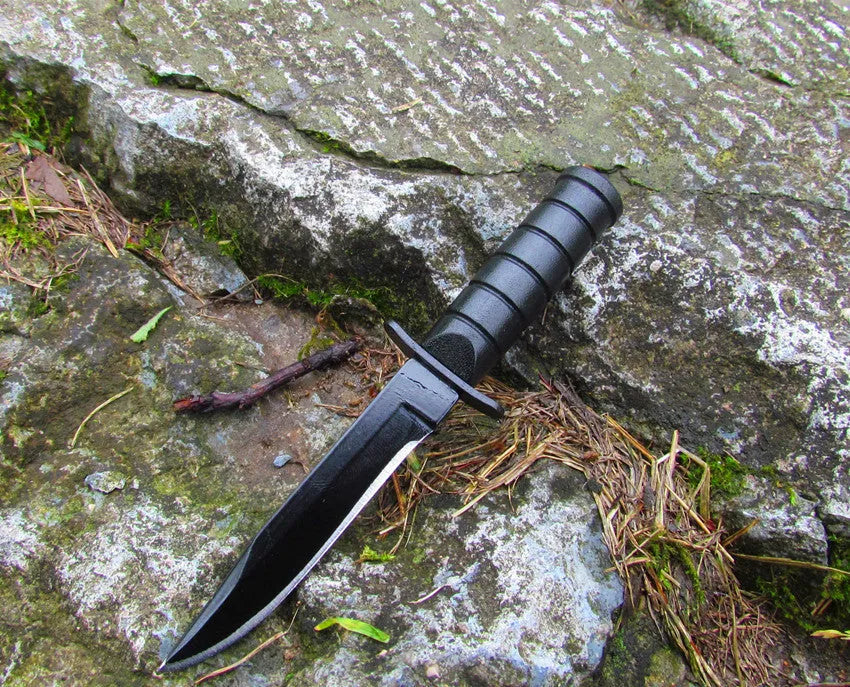 Stainless steel folding survival knife with 5.8cm blade and aluminium alloy handle in black