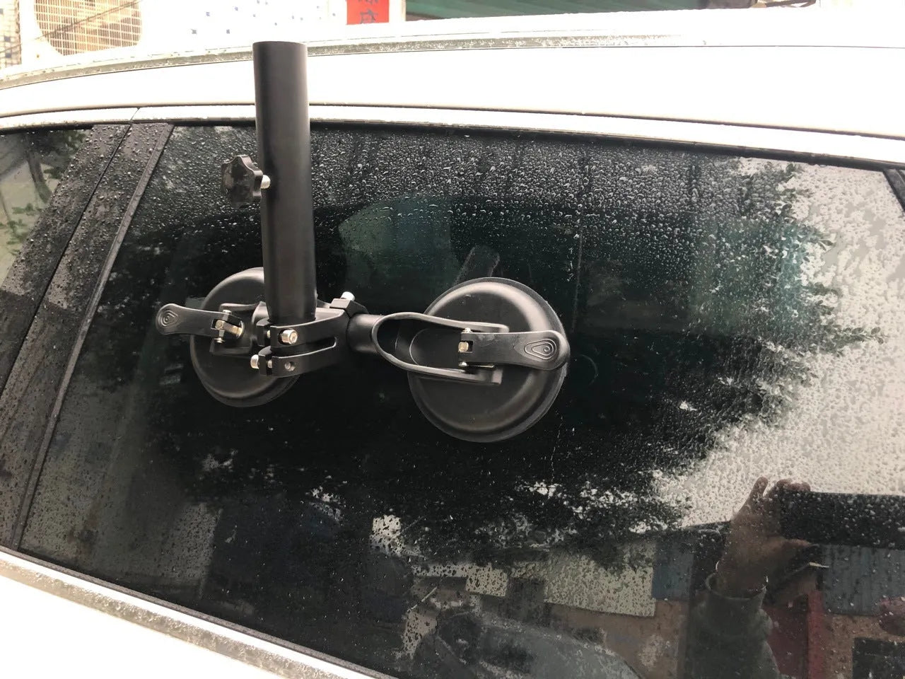 Black off-road car flagpole sucker mount with rubber disc for vehicle glass attachment