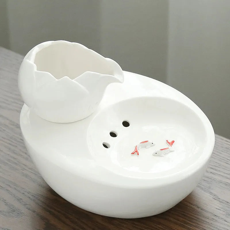 Cat water fountain with flowing water, available in multiple colours with 30 filters