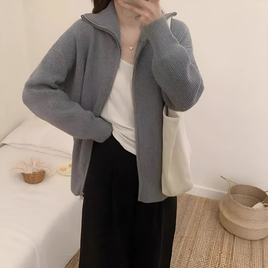 Hong Kong style double zipper knitted cardigan with flower pattern in creamy white thick colour, loose fit free size