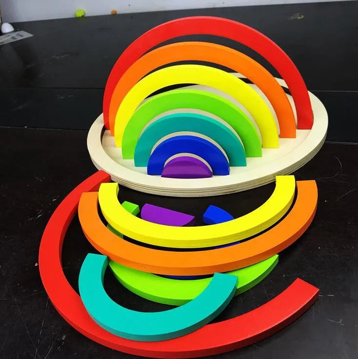 12-piece wooden rainbow arch bridge building blocks in New Zealand pine, flat size 84x35.5x18.5 cm, hand-dyed colours