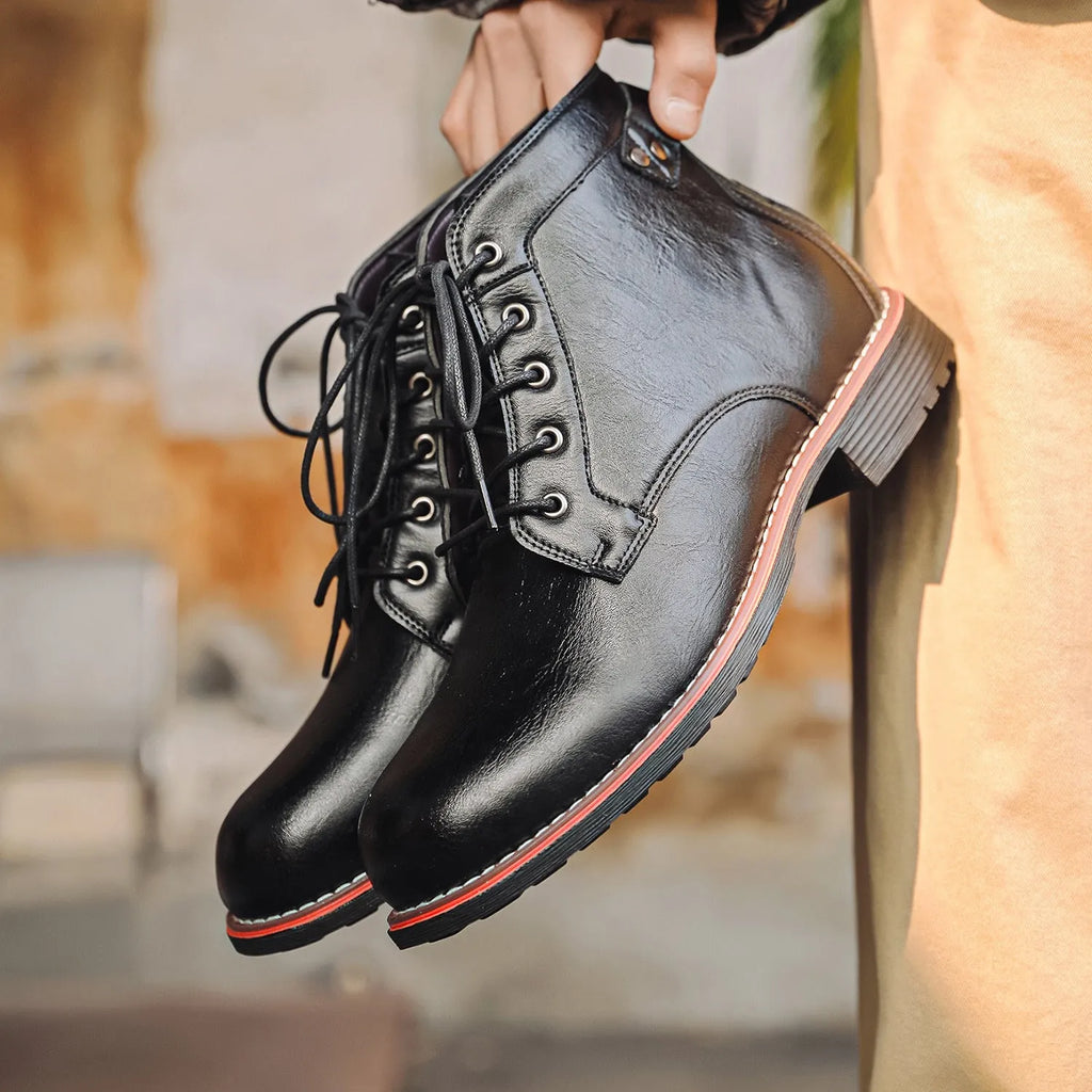 Men's retro lace-up Western boots in brown with embossed artificial PU upper and horseshoe heel