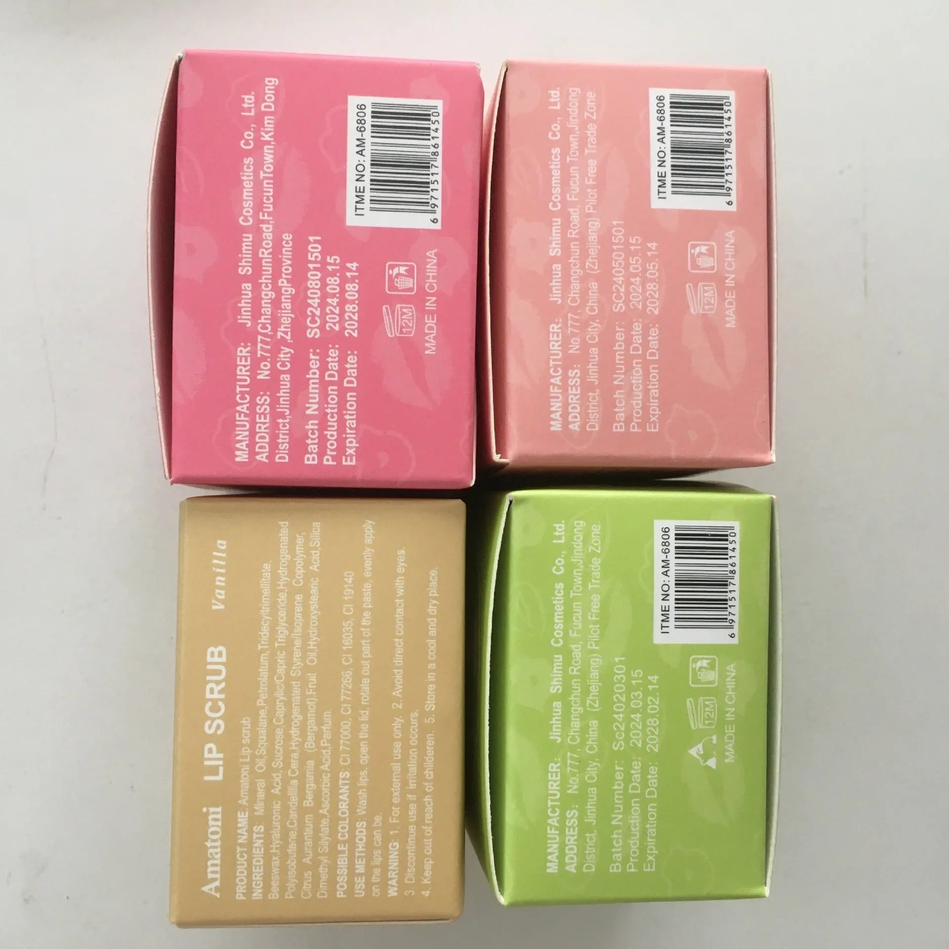Amatoni lip scrub cream pot in 30g size for exfoliating and moisturising lips.