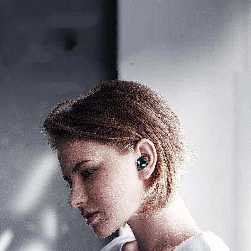 Creative Outer T8 Starman alien design Bluetooth headset with wireless charging case