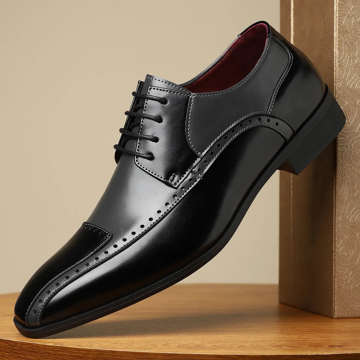 Men's low-top casual shoes in purple with leather stitching details and EVA sole
