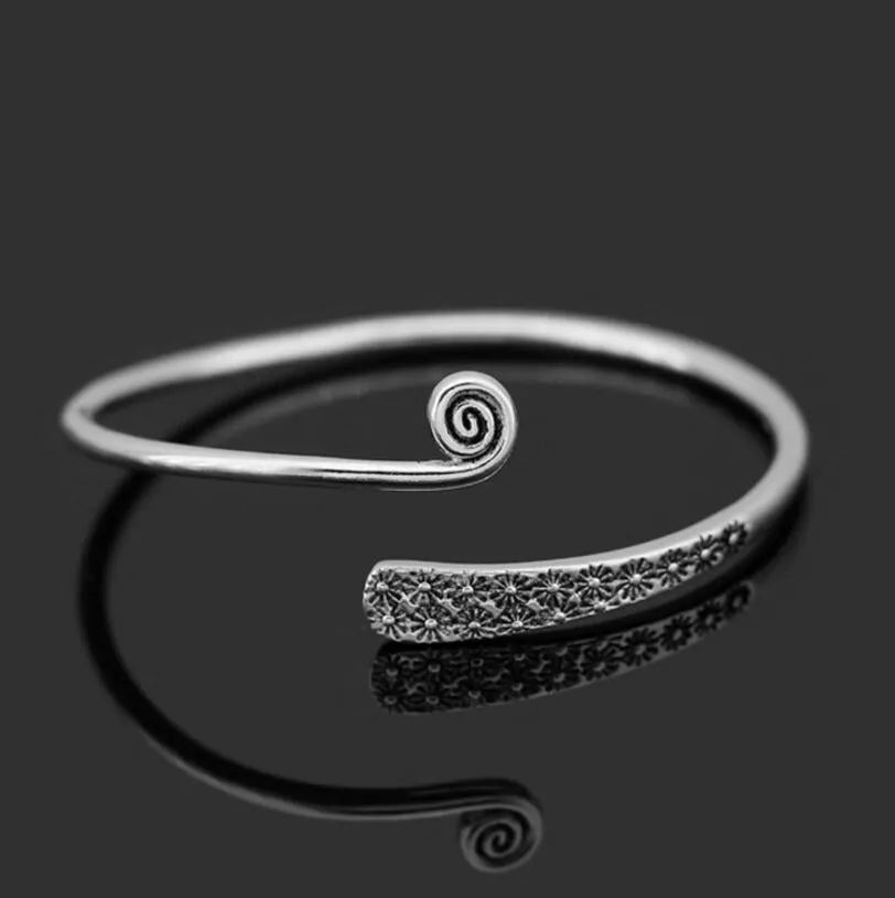 Women's Chinese retro style bracelet with fish charm clasp and silver electroplated finish