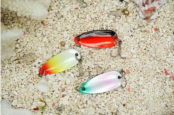 30 metal sheetmetal spinnerbait fishing lures set with bright colours and hooks for pike salmon bass