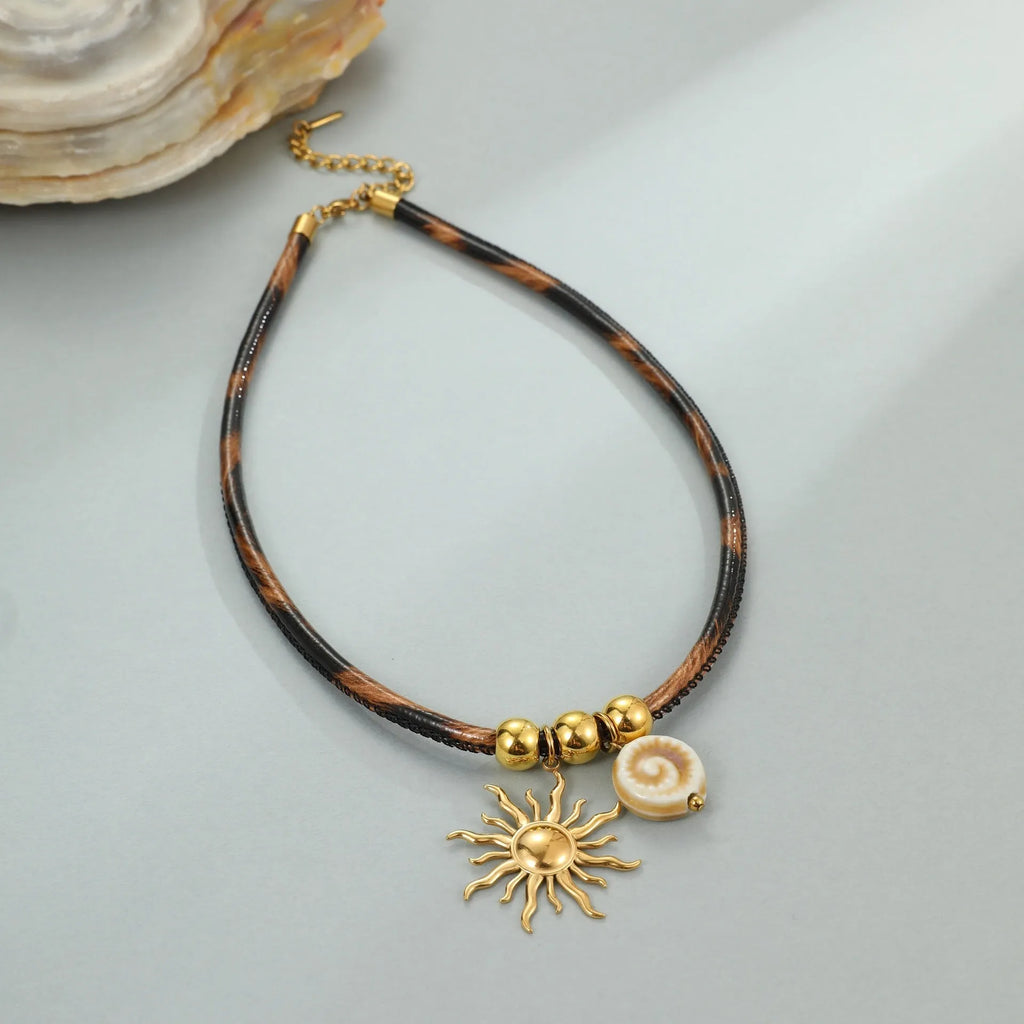 Geometric leopard pendant necklace on adjustable stainless steel chain with 18K gold electroplating