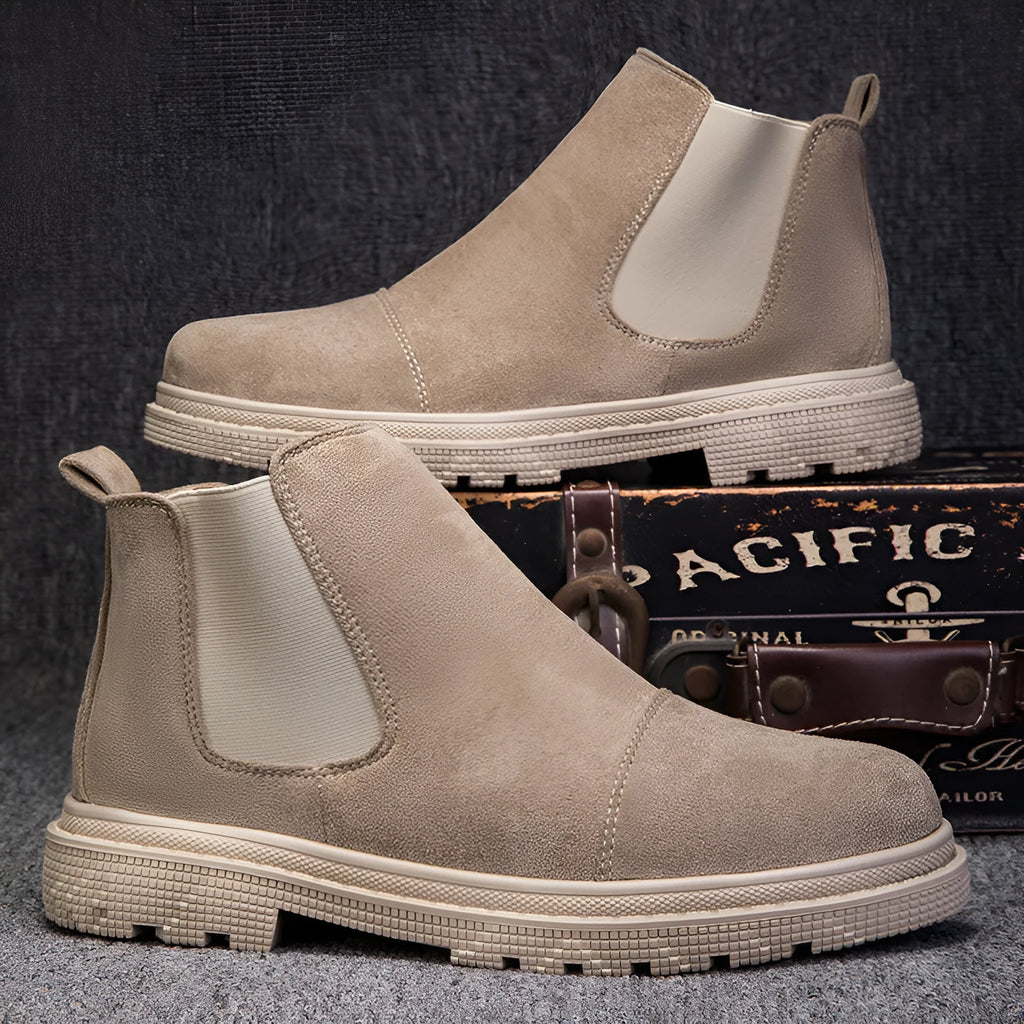 Gao Banglun slip-on retro boots for men, black colour, round toe, platform mid heel, side view