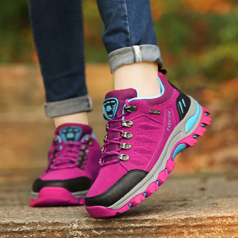 Outdoor hiking shoes low-top rubber sole solid colour design for off-road trekking
