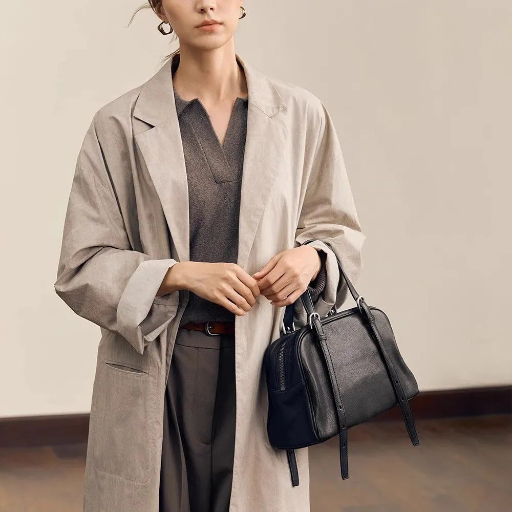 Women's black genuine leather retro shoulder bag with horizontal square design and double straps