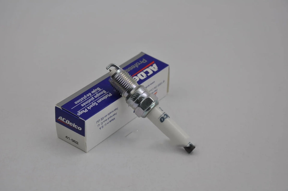 Iridium gold spark plug 41-962 with gold-coloured electrode suitable for Buick Chevrolet Hummer