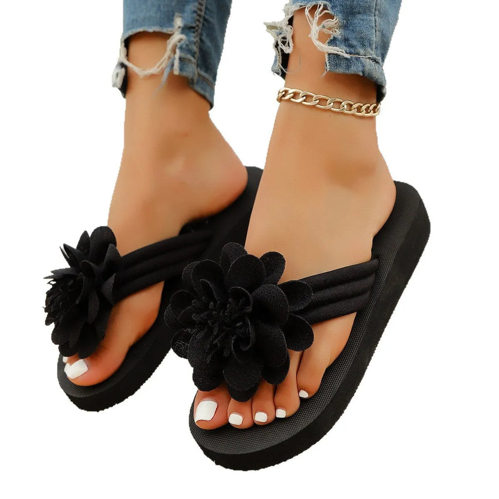 Solid-colour flip-flops with floral design on lightweight EVA sole in beige, red, black, and green options