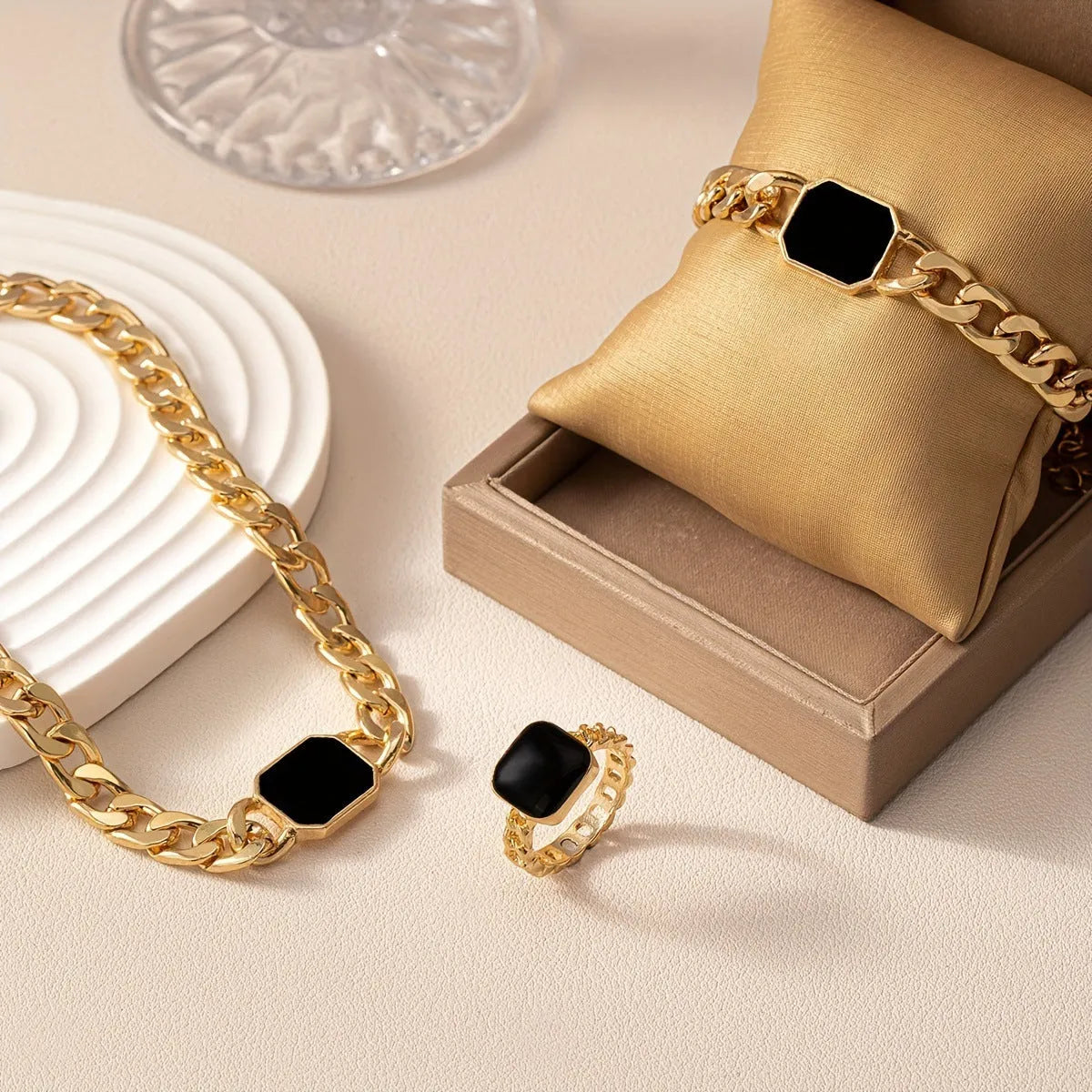 Geometric square chain jewellery set with necklace bracelet and ring in black electroplated alloy
