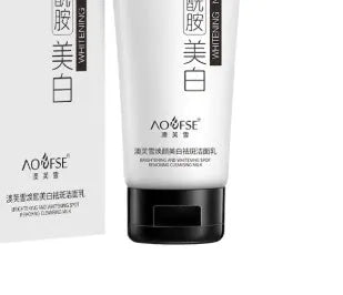 White tube of 100ml whitening and freckle-removing facial cleanser for deep pore cleansing.