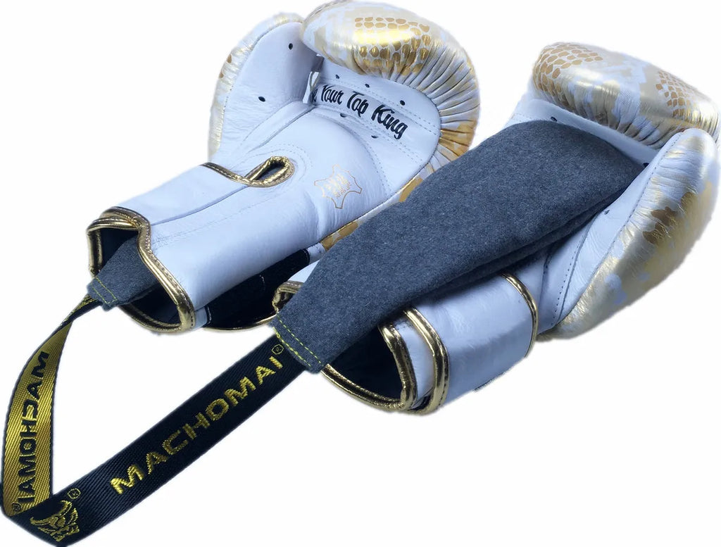 Boxing gloves moistureproof bag with flannelette material and absorbent pad in Lavender, Ocean, and Rose scents