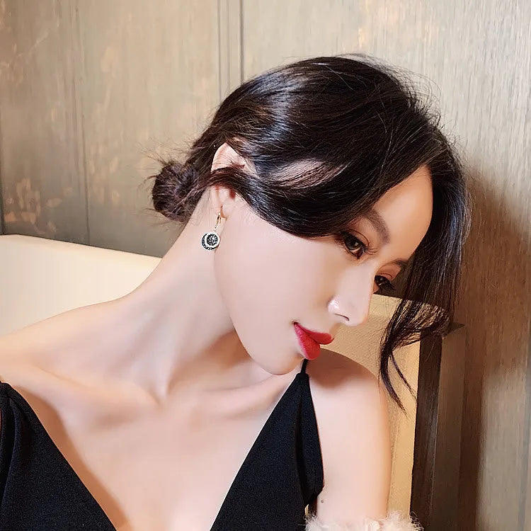 Black geometric alloy earrings with 3.6cm drop length and retro Hong Kong style