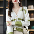 Women's striped V-neck knitted cardigan with 3D pattern and front buttons in slim fit