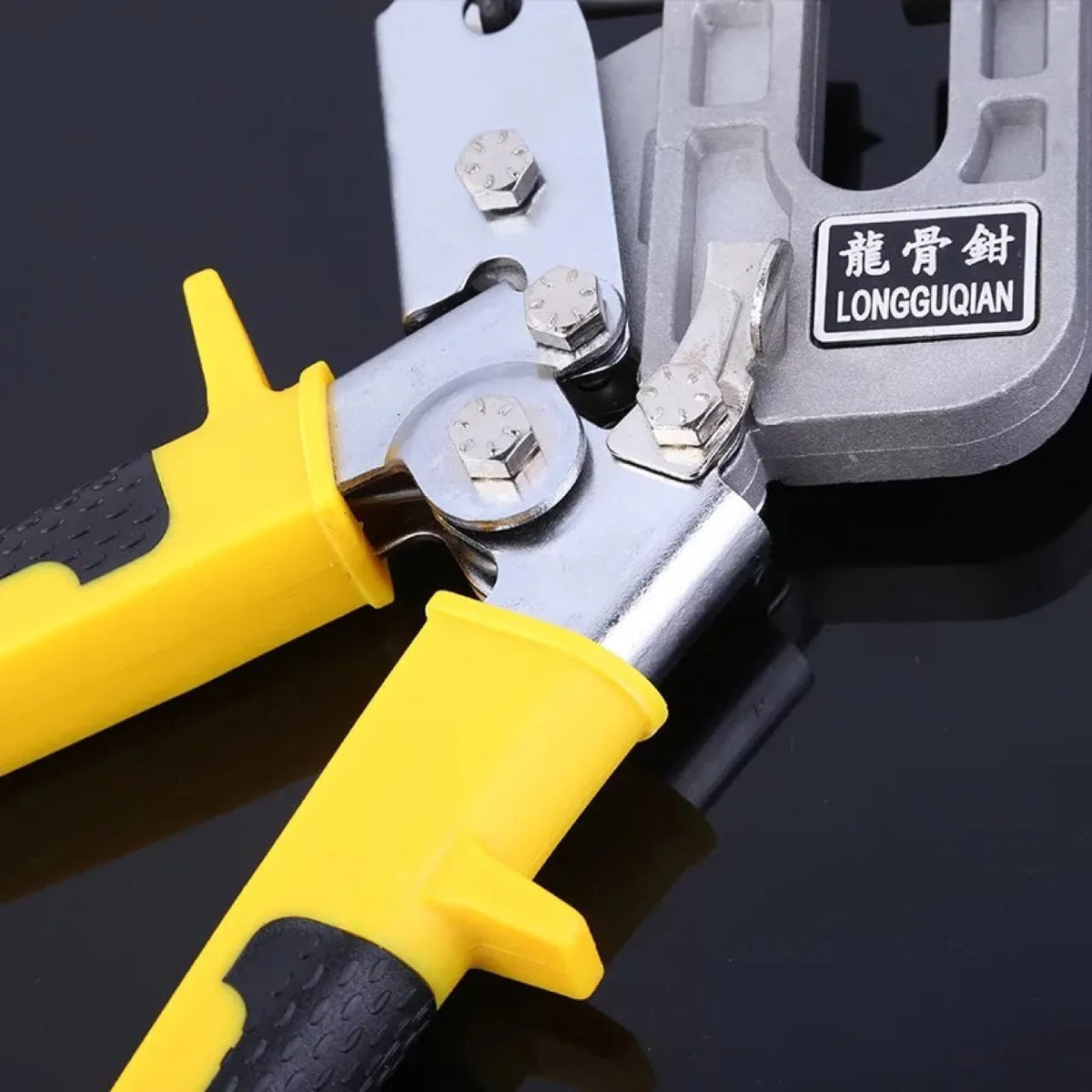 Yellow one-handed light steel keel pliers with 300cm blade for ceiling fixing