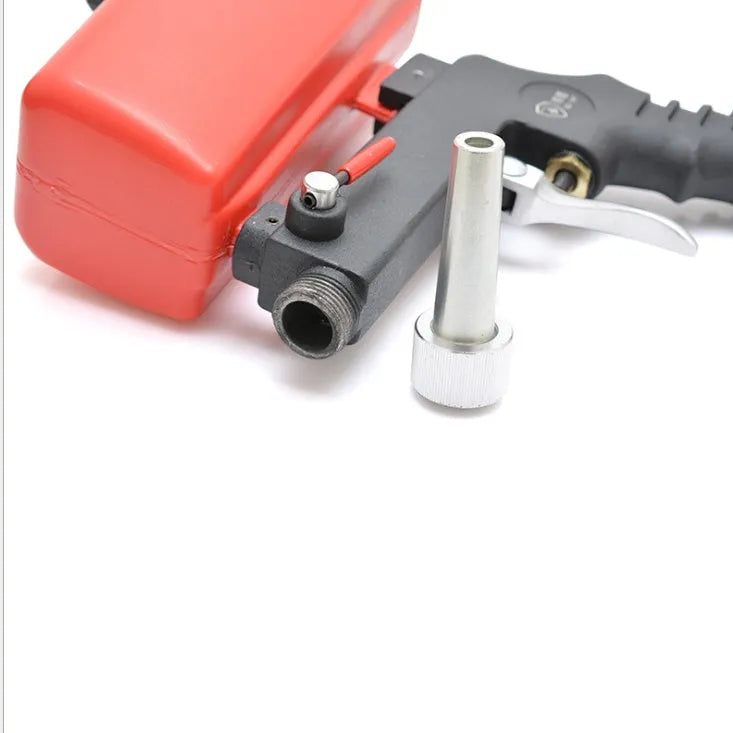 Portable black pneumatic sandblasting gun with 21-litre tank and 6.5mm nozzle for surface treatment