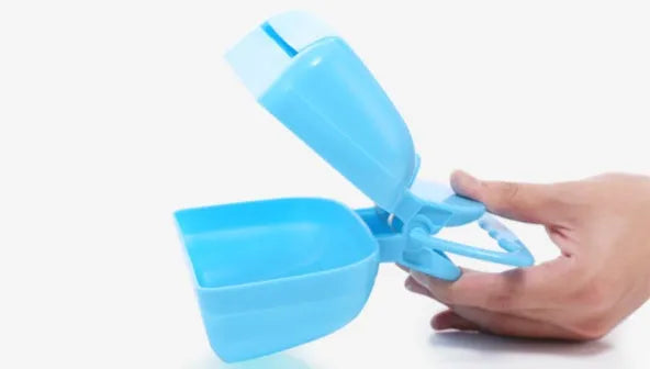 Pet toilet made from non-toxic PP plastic in blue, green, and red colours