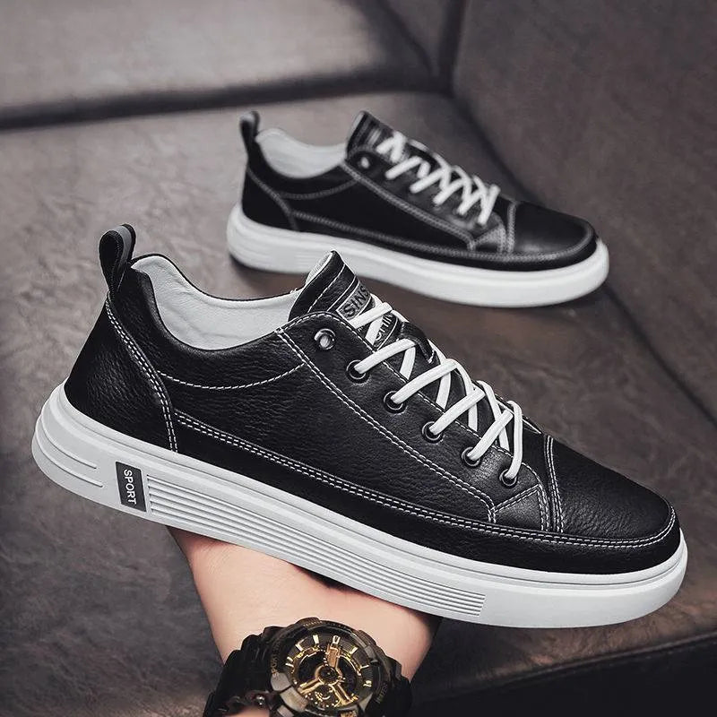 Men's casual summer shoes in white with round toe and flat low-heel sole