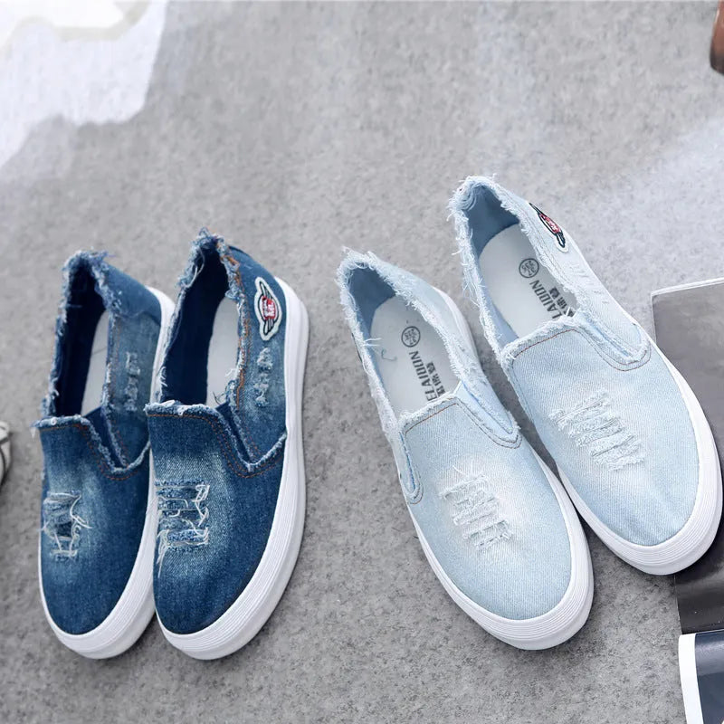 Women's chunky loafer canvas shoes in dark blue with a pedal design and rubber sole