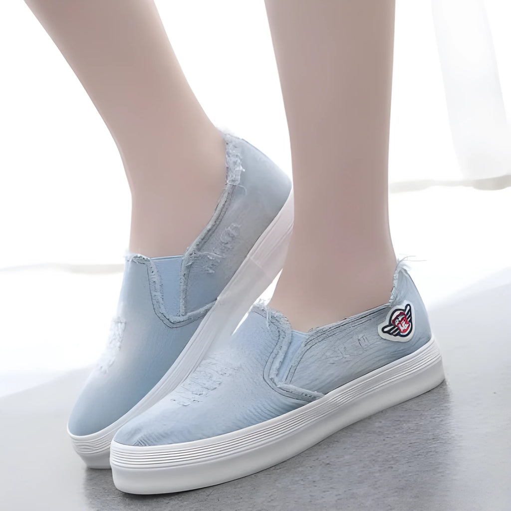 Women's chunky loafer canvas shoes in dark blue with a pedal design and rubber sole