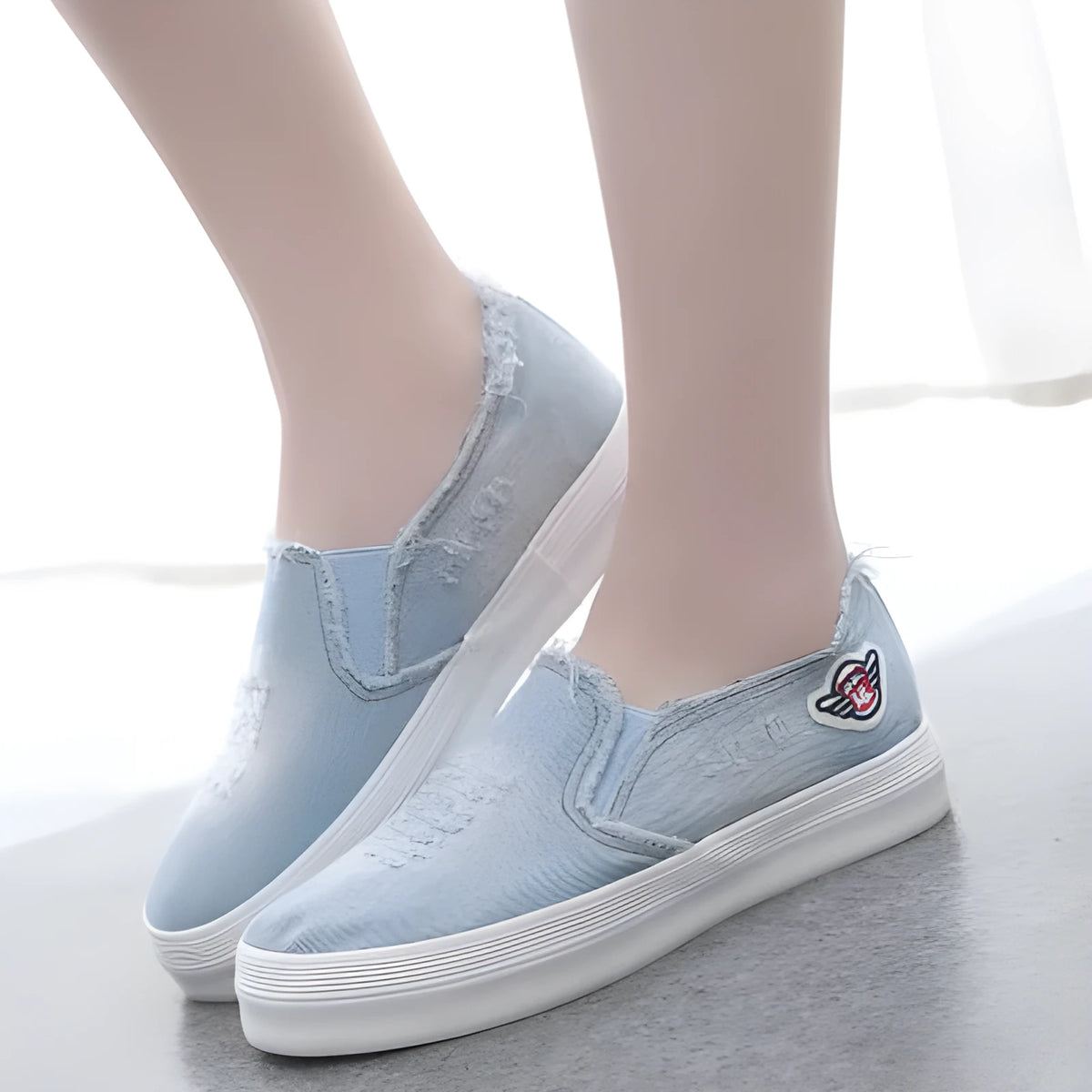 Women's chunky loafer canvas shoes in dark blue with a pedal design and rubber sole