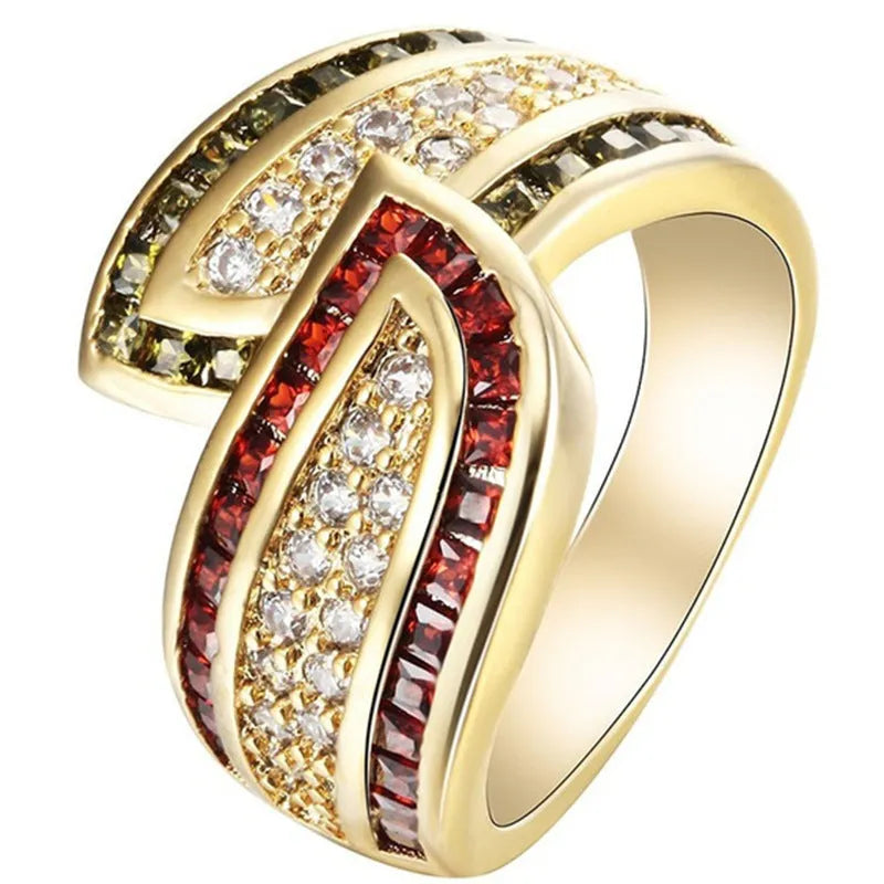 Women's peridot-inspired fashion ring in gold-coloured alloy on hand