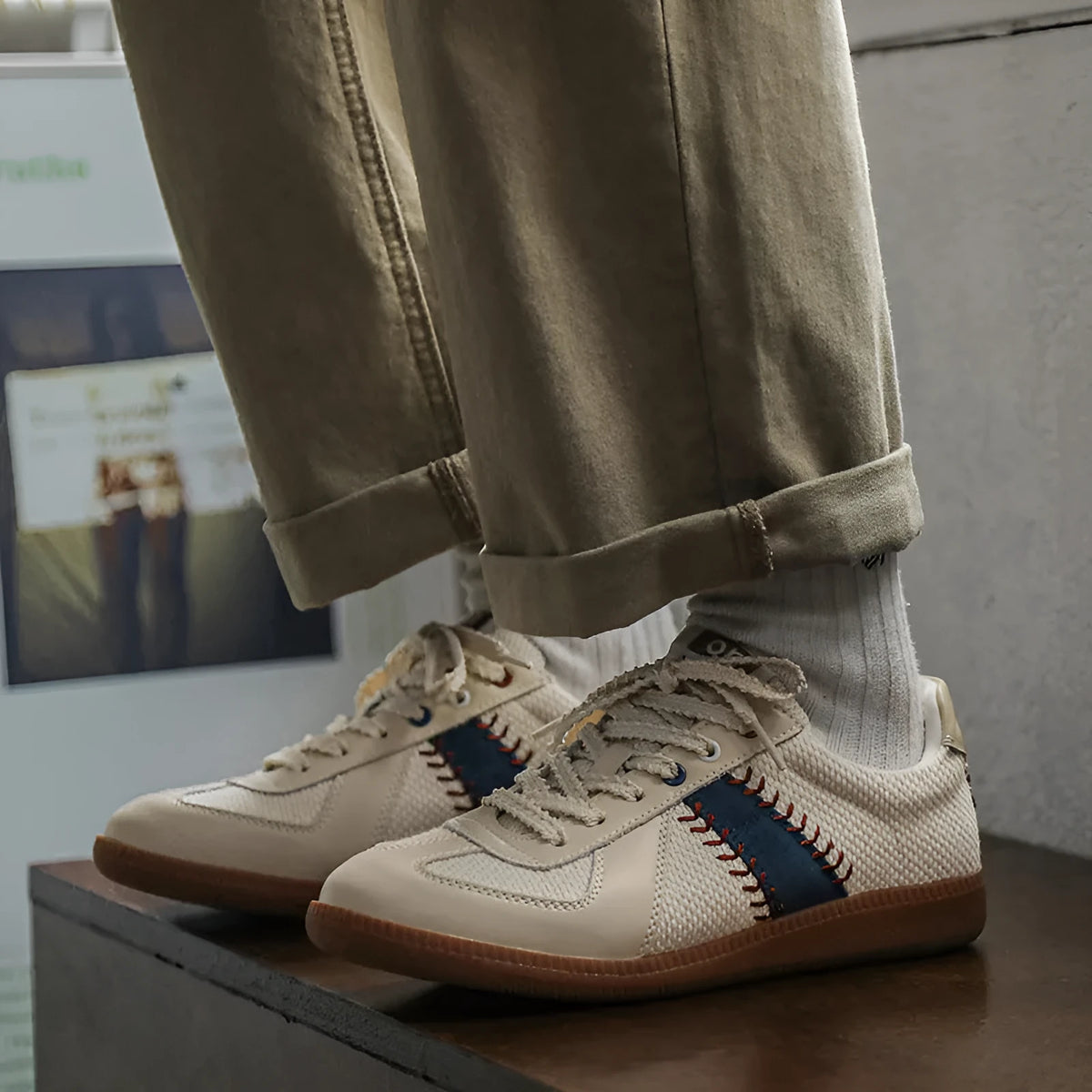 White fashion casual exercise men's sneakers with mesh upper and flat heel