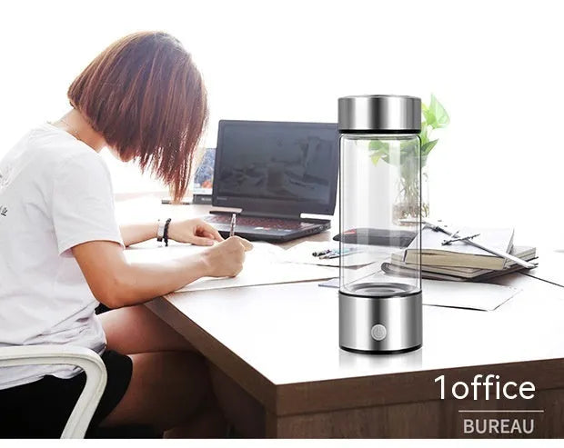 Electric hydrogen water generator bottle in silver colour with borosilicate glass construction and 500ml capacity