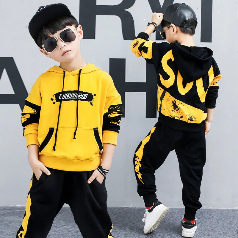 Boy's black and yellow cotton hooded sports suit set with Korean style letter patterns