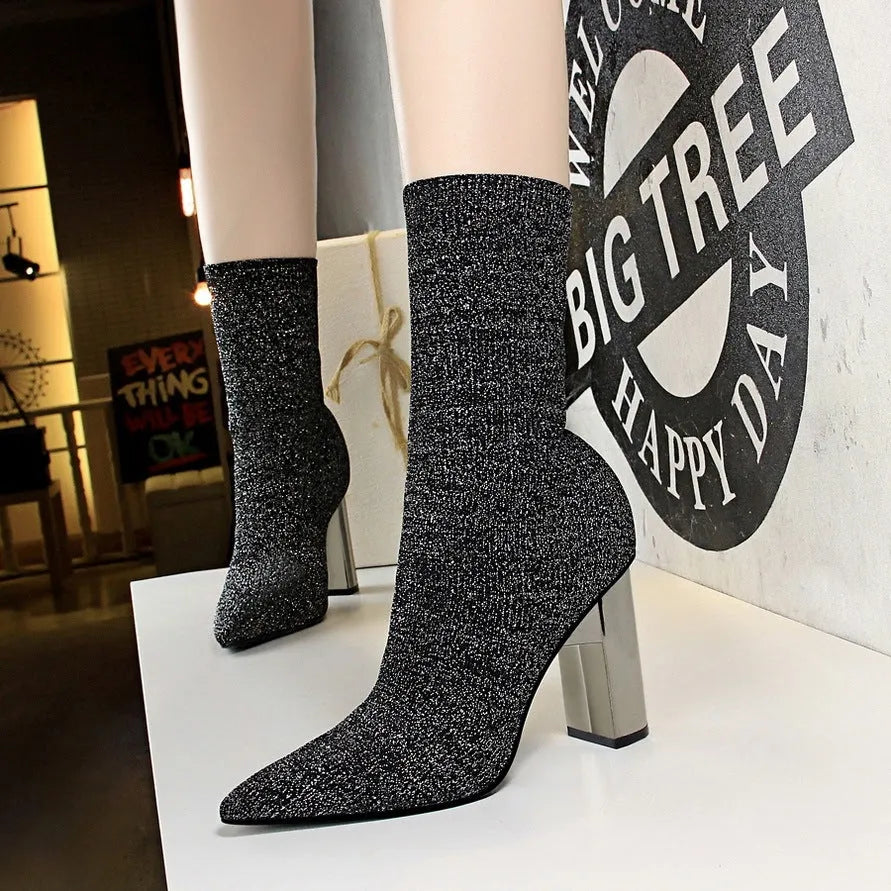 Short tube women's boots with pointed toe, thick heel, and woolen vamp in black, sizes 34-43
