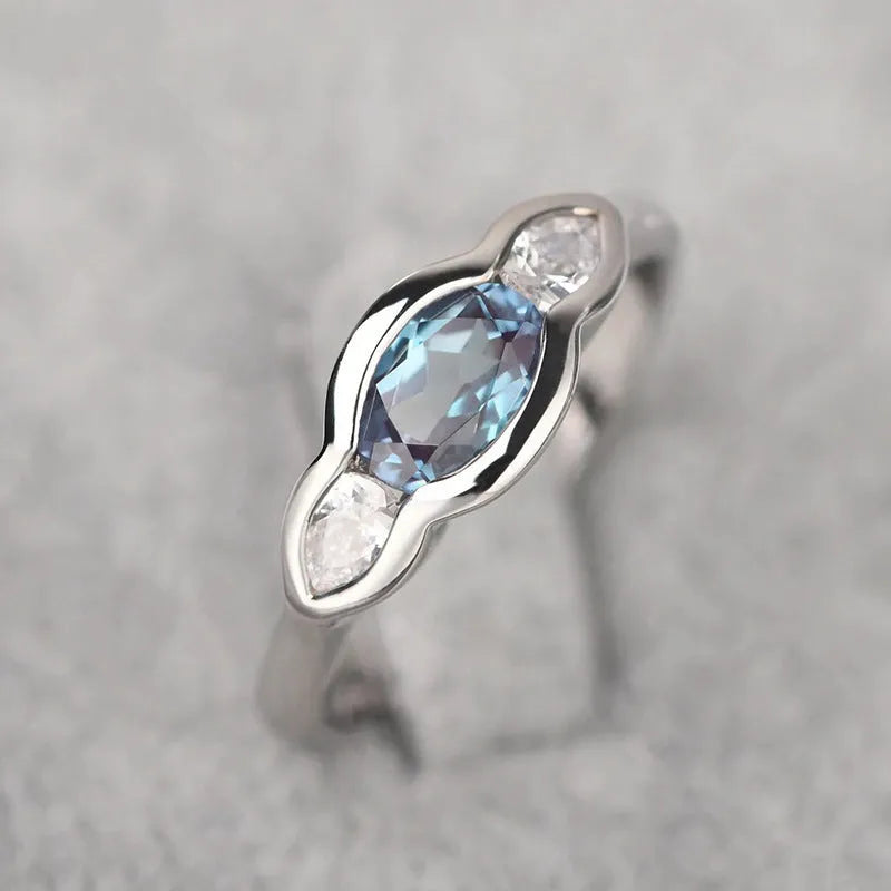 Geometric ellipse ring with zircon in white gold finish for women, size No 8