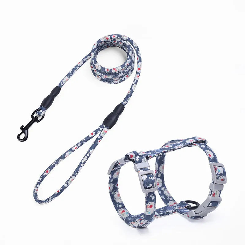 Cat I-shaped chest harness in Black with cotton rope and metal clip on white background