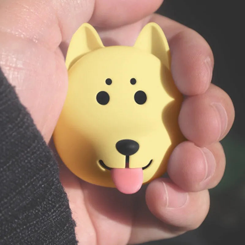 Cute cartoon car perfume holder in Lucky Meow style made from ABS plastic with magnet for car vent