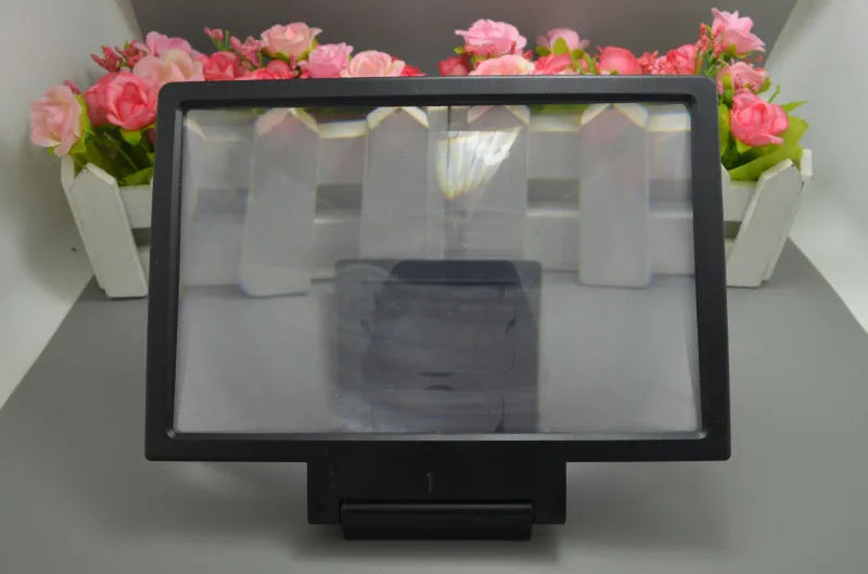 Black and white screen magnifier measuring 18cm by 12cm for mobile phone display amplification
