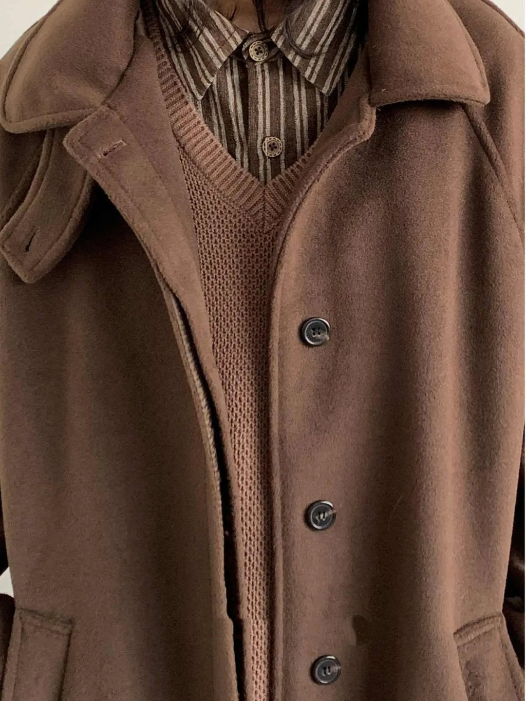 Men's brown woolen coat double breasted lapel mid-length loose fit long sleeve winter coat