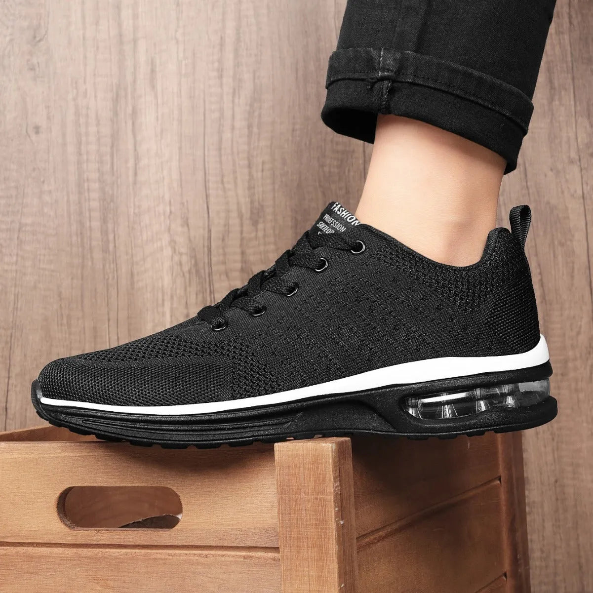 Casual Flyknit running shoes with mesh upper in multiple colours on a PU sole
