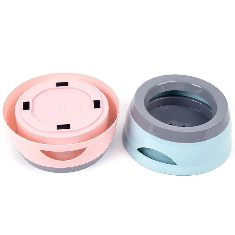 Blue no-spill floating pet water bowl with 750ml capacity for dogs and cats