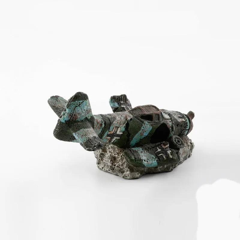 Simulation aircraft wreckage resin aquarium ornament, 8cm long, colour as shown