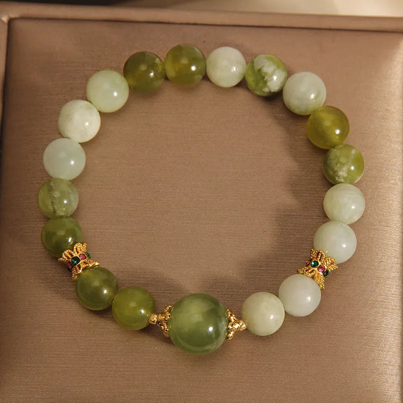 Women's jade bracelet in a jade green colour with an original design.