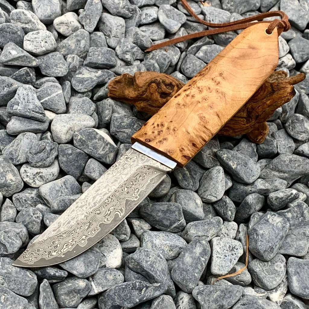 White Shadow short knife with Damascus pattern blade and wood handle for outdoor camping