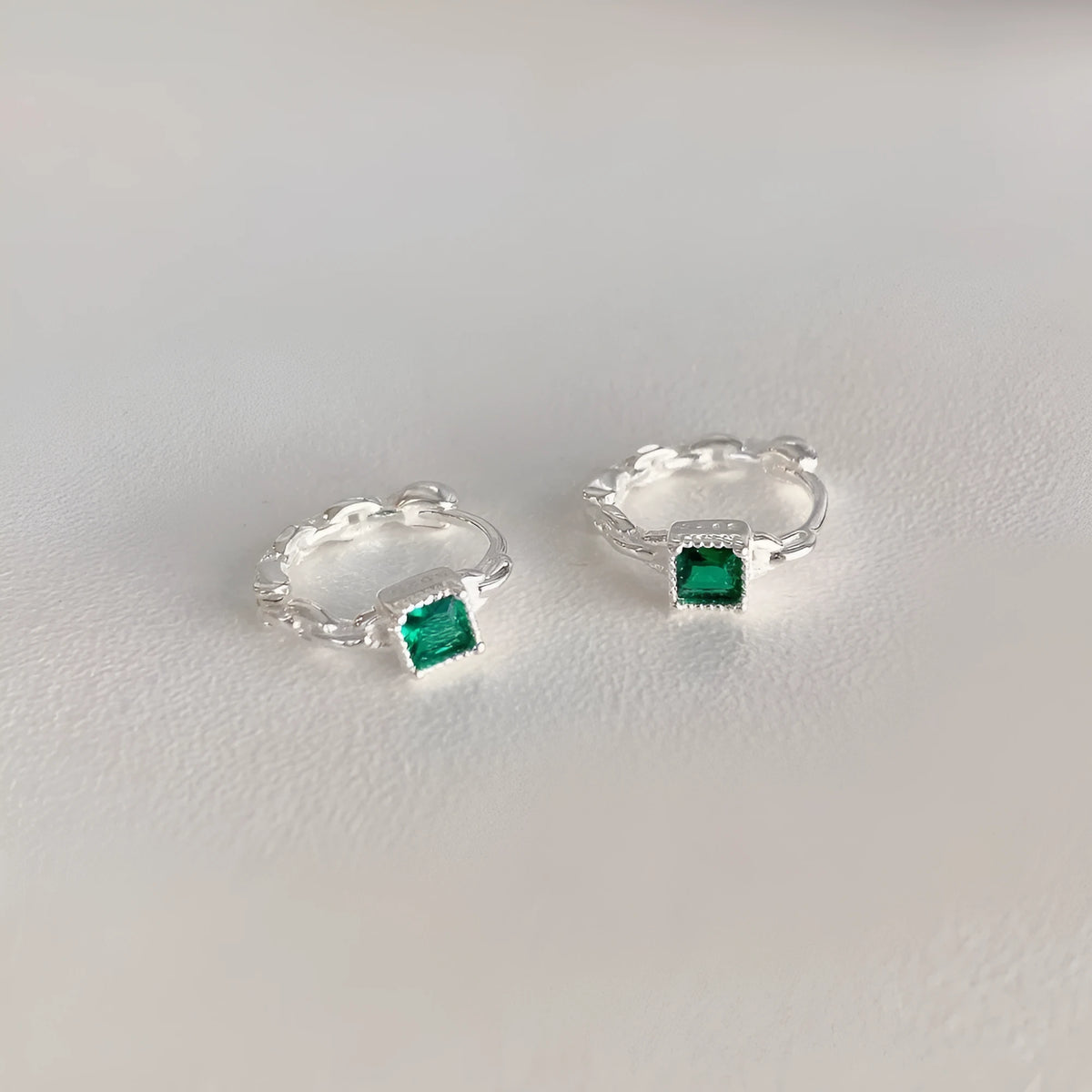 Casual square zircon geometric minimalist earrings in 925 silver with green electroplated accent