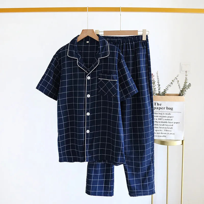 Men's single-line plaid cotton pajama set with short sleeves and trousers in gray colour