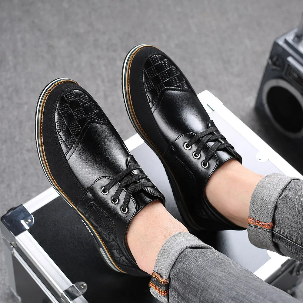 Men's casual hiking shoes with synthetic leather upper and lace-up front tie in black colour option