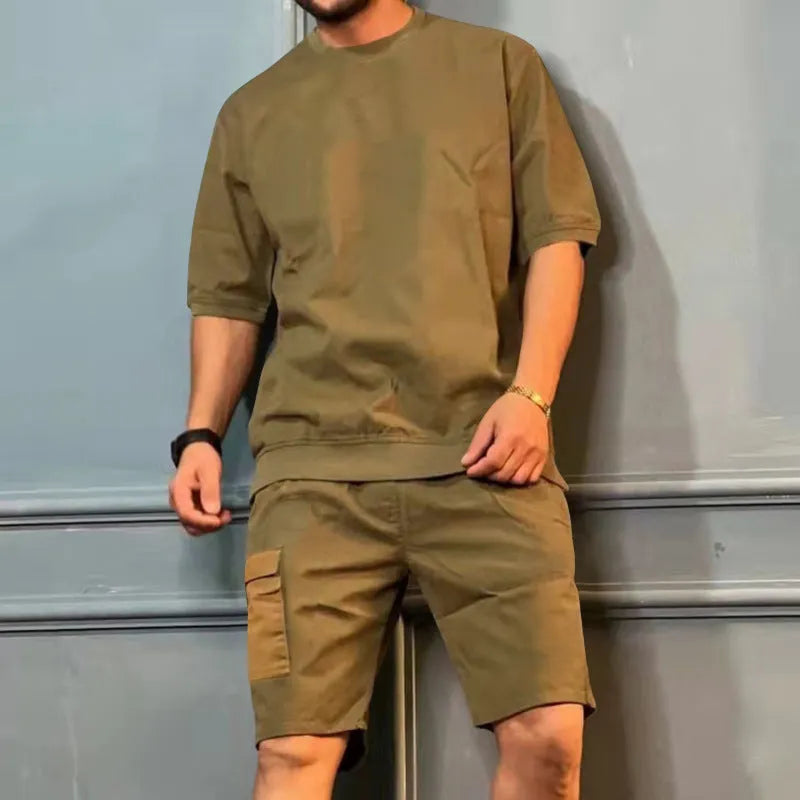Men's summer sports suit with round neck short sleeve top and multi-pocket shorts in grey green